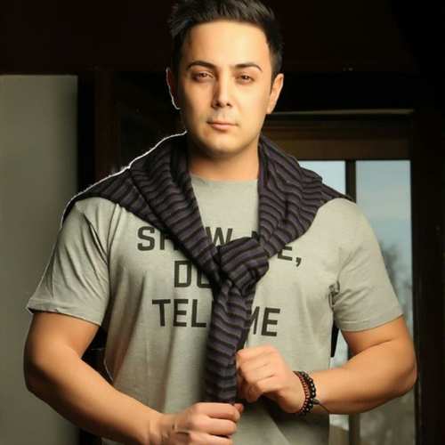 ناصر زینعلی دارم عاشق میشم